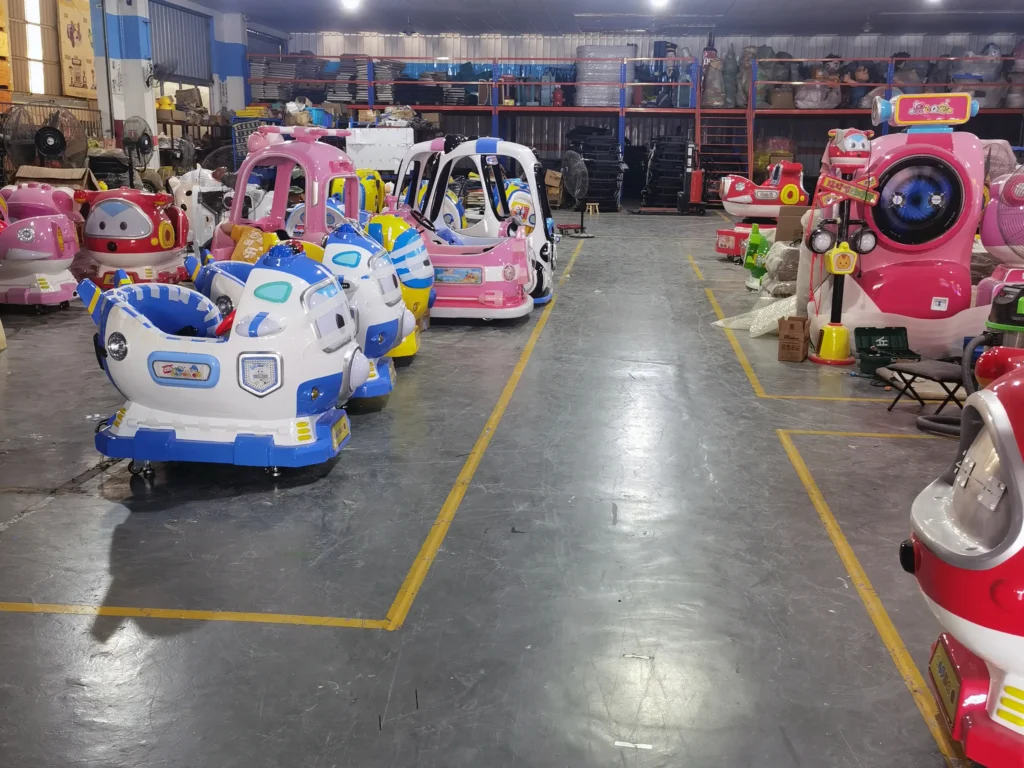 Outdoor amusement bumper cars with anti-collision technology factory direct
