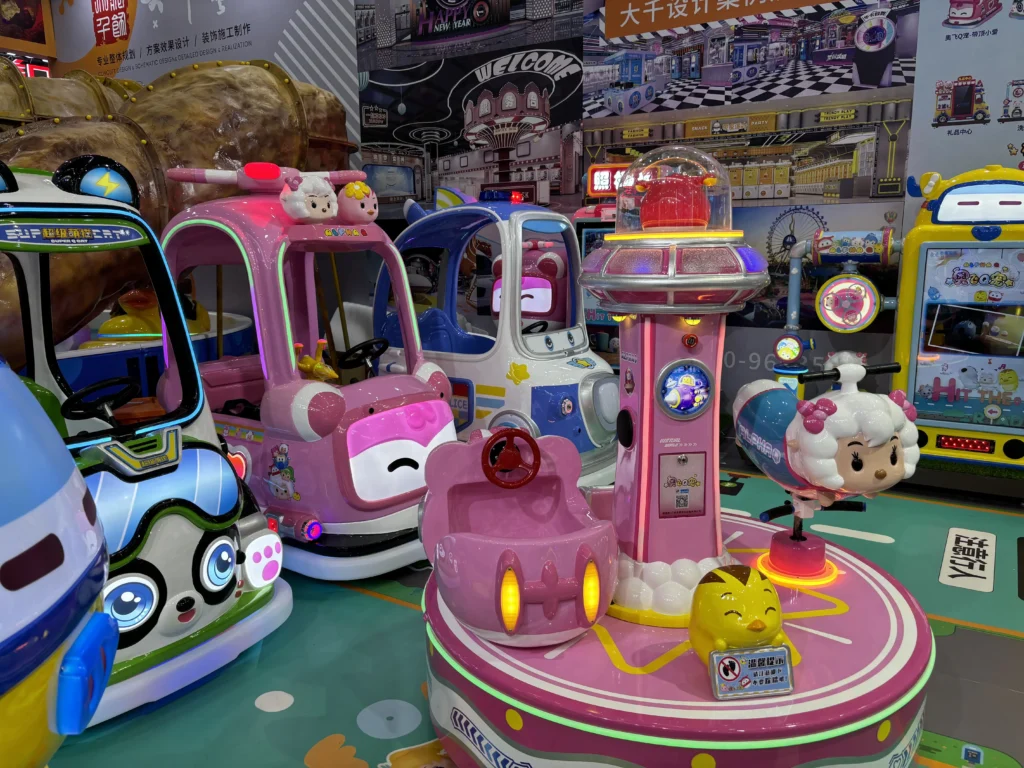 Fiberglass amusement kiddie bumper cars wholesale with long endurance battery