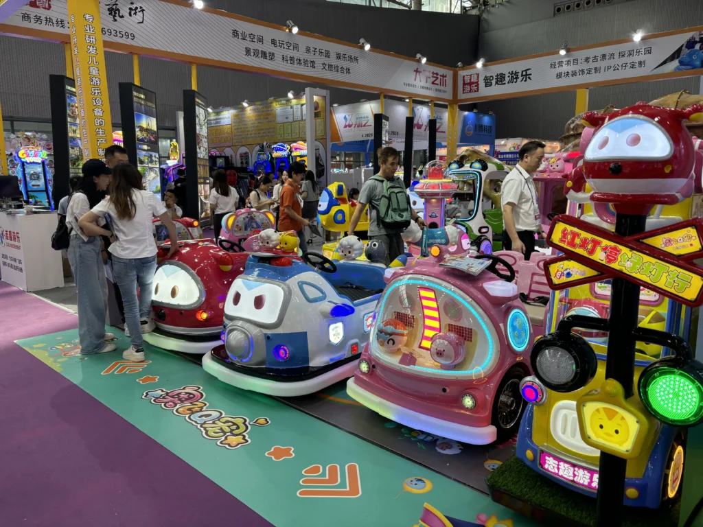 OEM electric bumper cars with fiberglass anti-fall design for playground parks