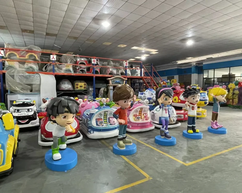 Children exhibition bumper car attraction fiberglass ride with anti-fall design